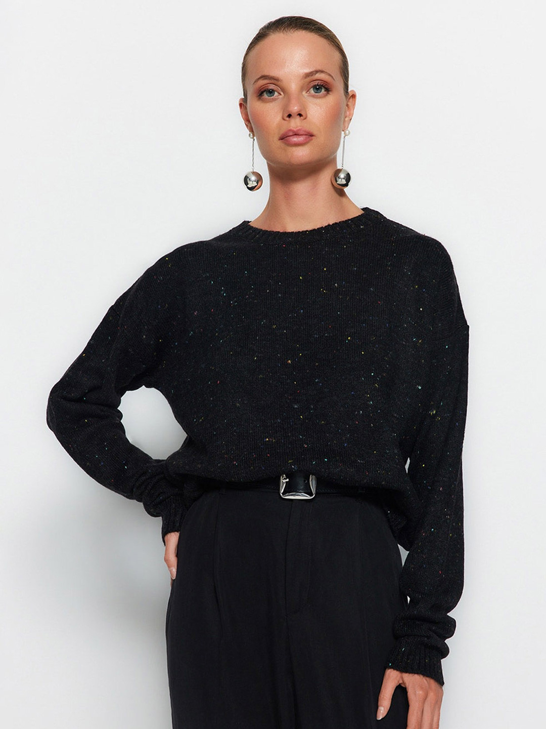 

Trendyol Round Neck Long Sleeves Pullover, Black