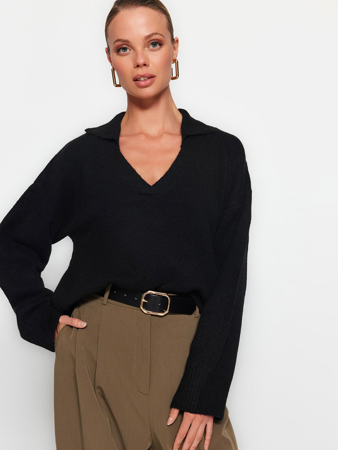 

Trendyol V-Neck Long Sleeves Pullover, Black