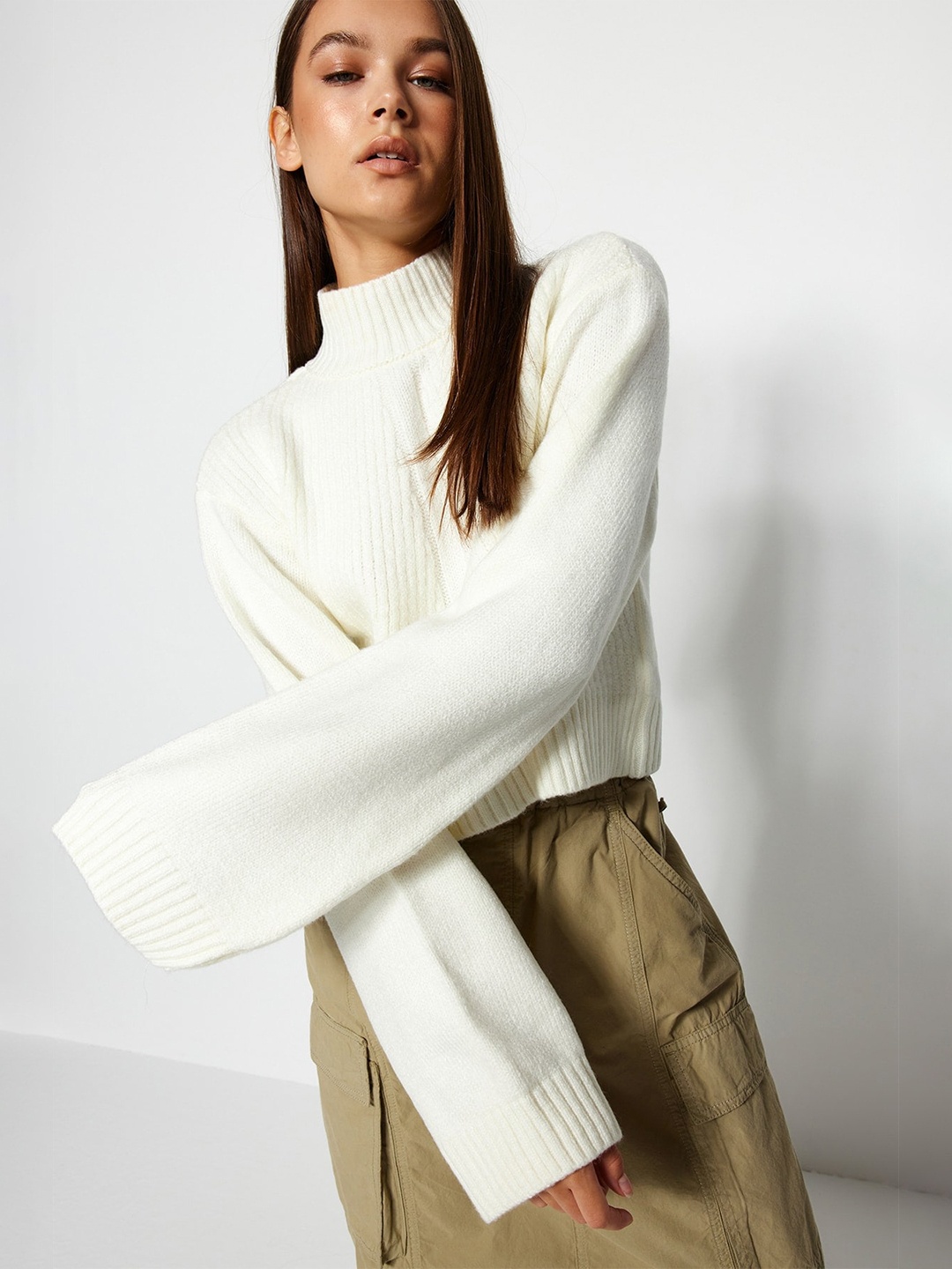 

Trendyol Mock Collar Pullover, Off white