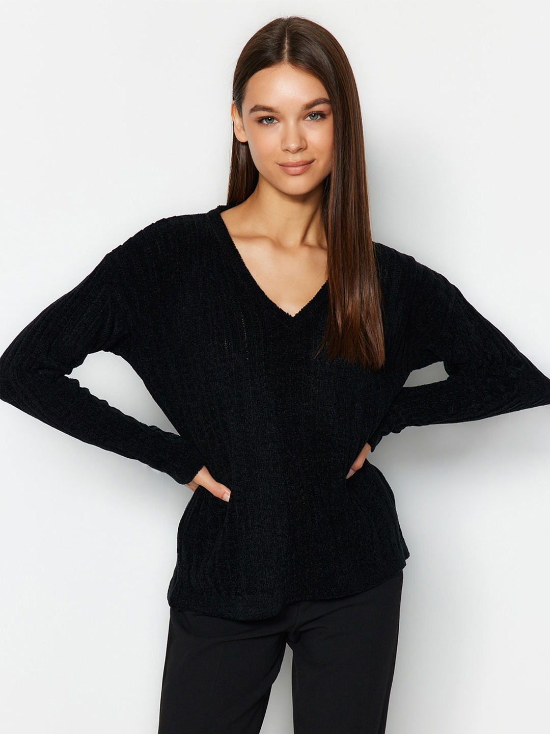 

Trendyol V-Neck Acrylic Pullover, Black
