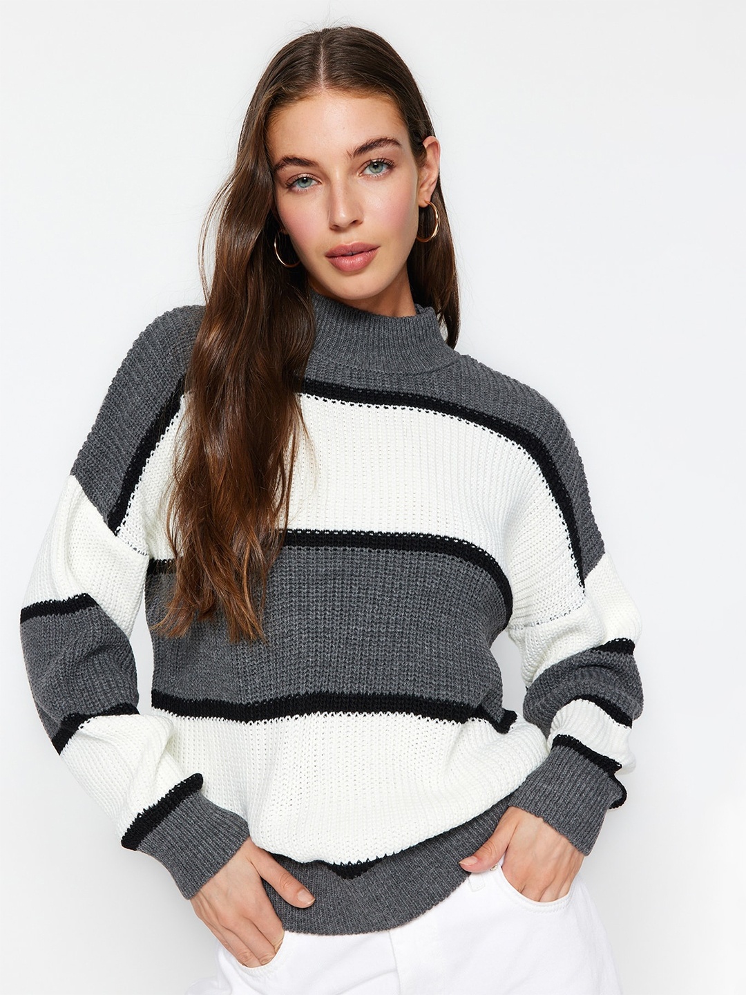 

Trendyol Colourblocked Acrylic Pullover, Grey