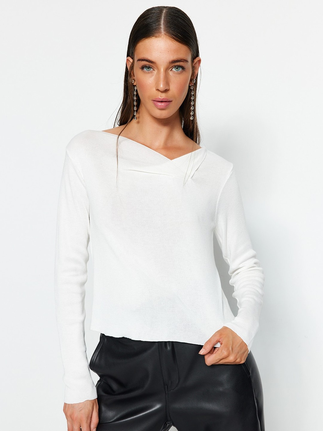 

Trendyol V-Neck Pullover Sweater, White