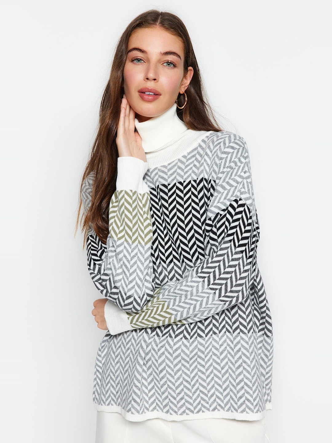 

Trendyol Printed Acrylic Pullover Sweater, Black