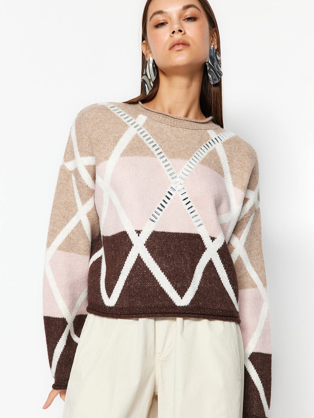 

Trendyol Colourblocked Round Neck Long Sleeve Acrylic Pullover Sweaters, Beige
