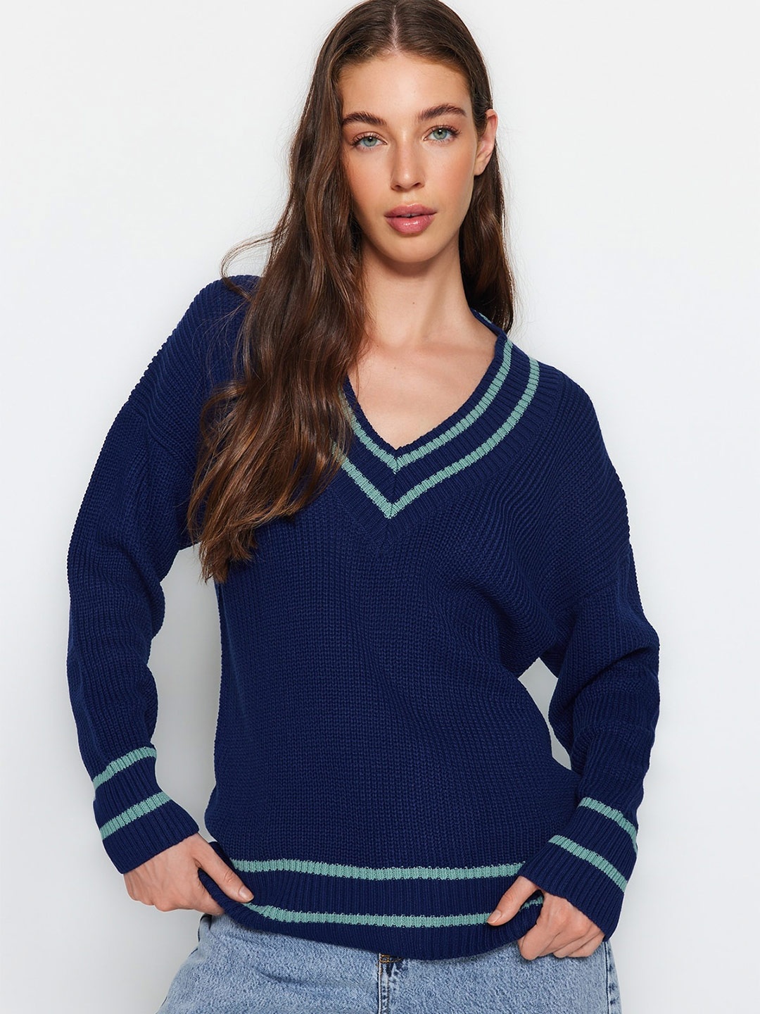 

Trendyol Ribbed V-Neck Pullover Sweater, Navy blue