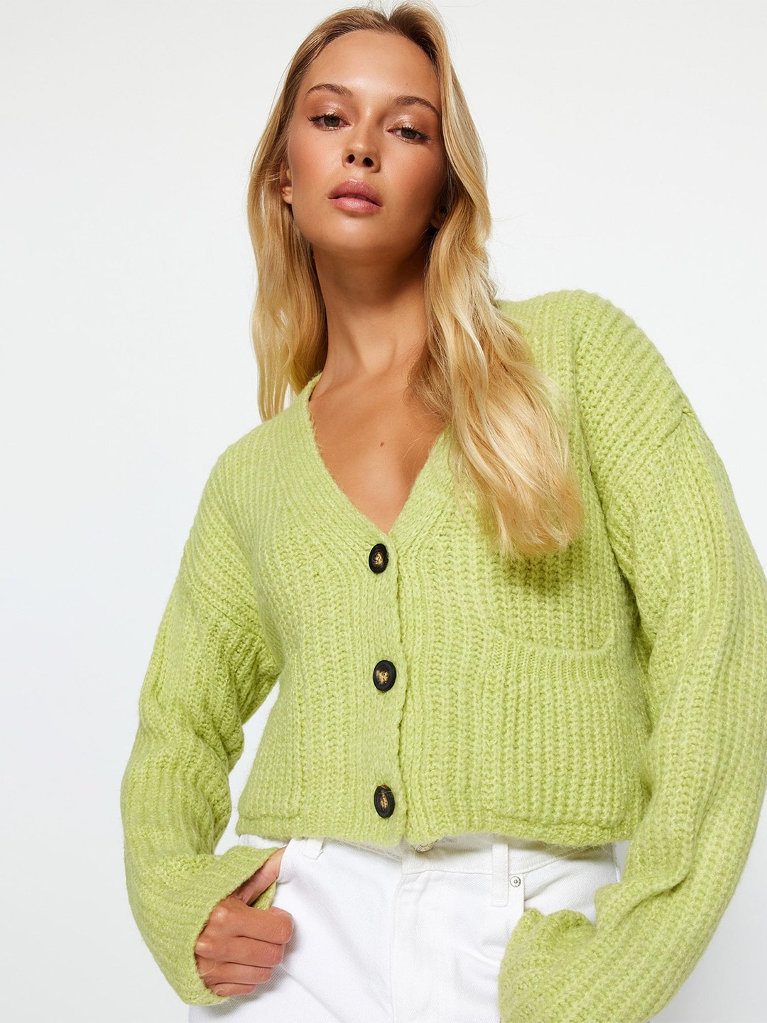 

Trendyol V-Neck Cable Knit Crop Cardigan Sweaters, Green