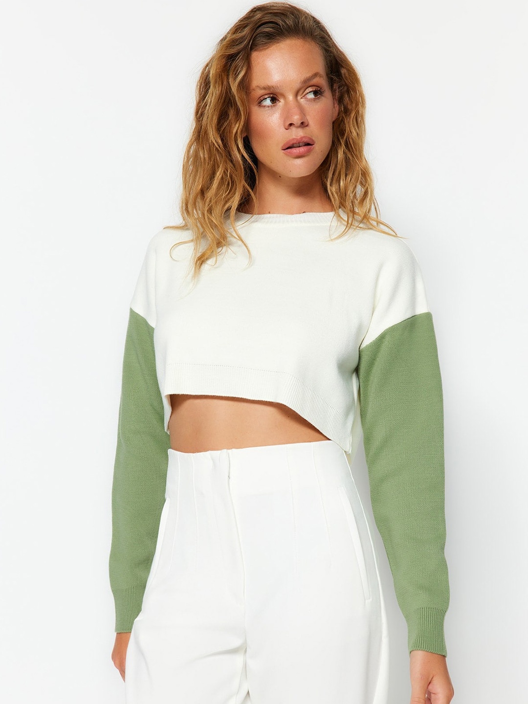 

Trendyol Colourblocked Long Sleeves Acrylic Cropped Pullover, Off white