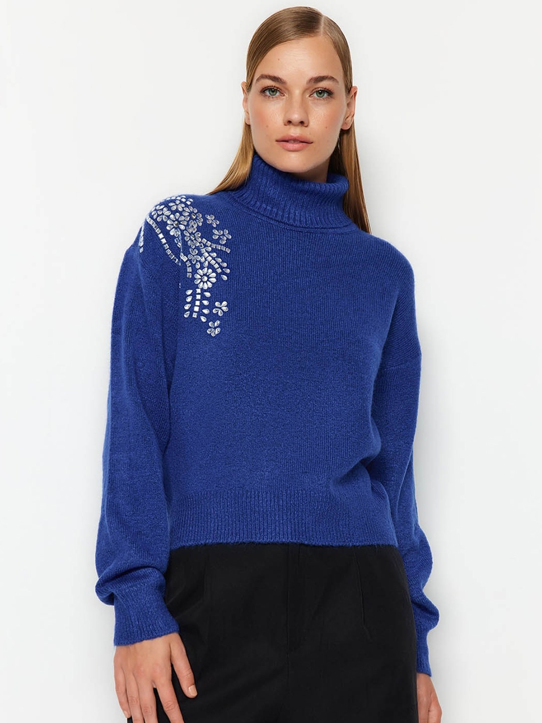 

Trendyol Embellished Turtle Neck Pullover Sweaters, Blue
