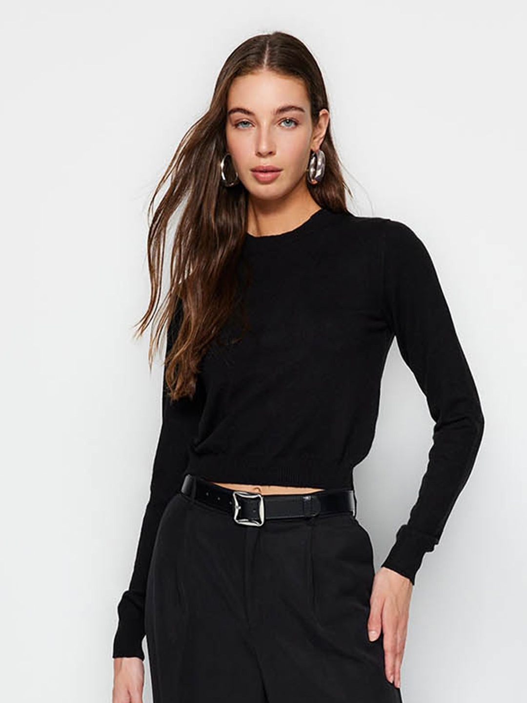 

Trendyol Round Neck Long Sleeves Crop Pullover Sweaters, Black