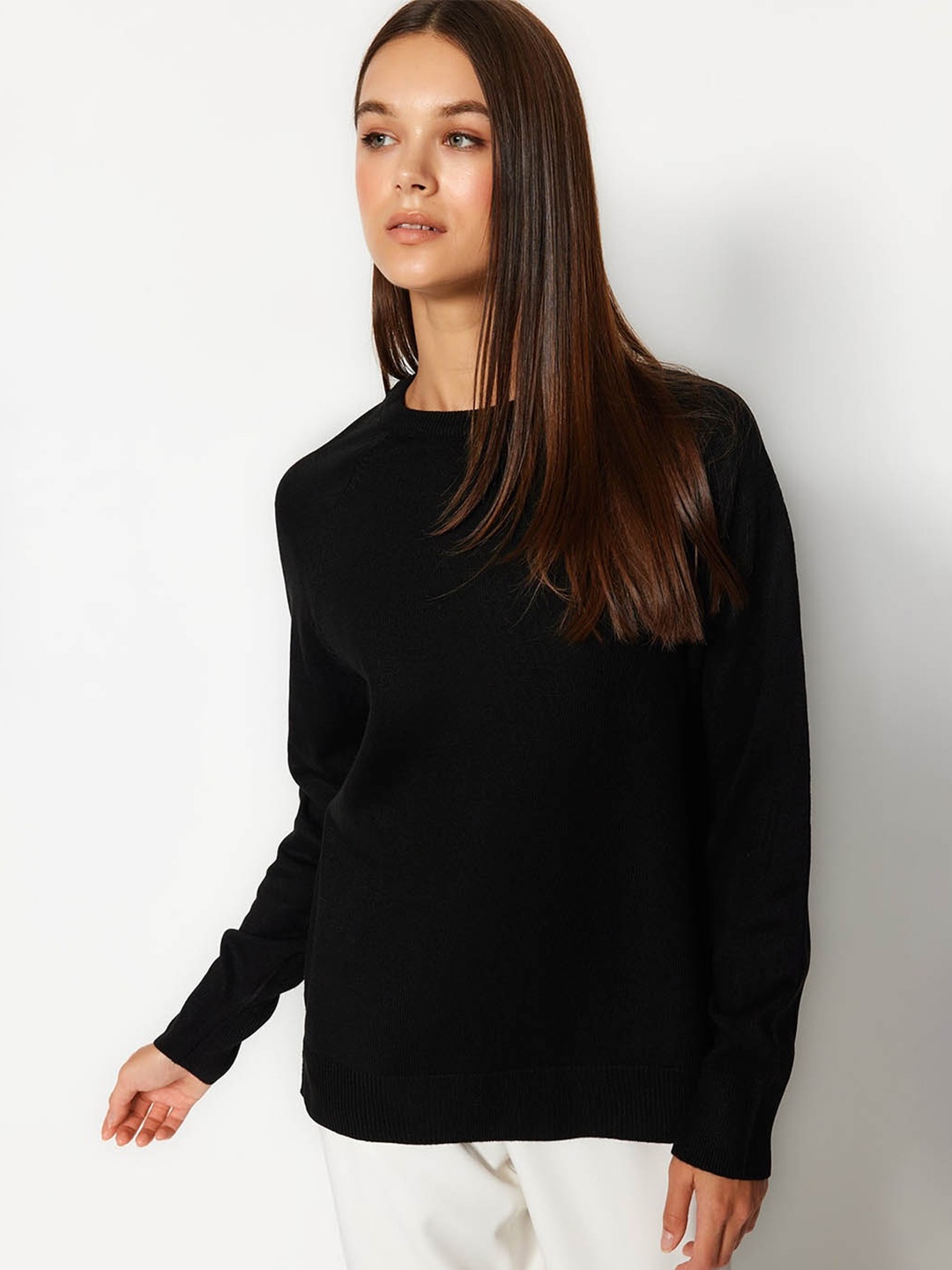 

Trendyol Round Neck Long Sleeve Acrylic Pullover Sweaters, Black