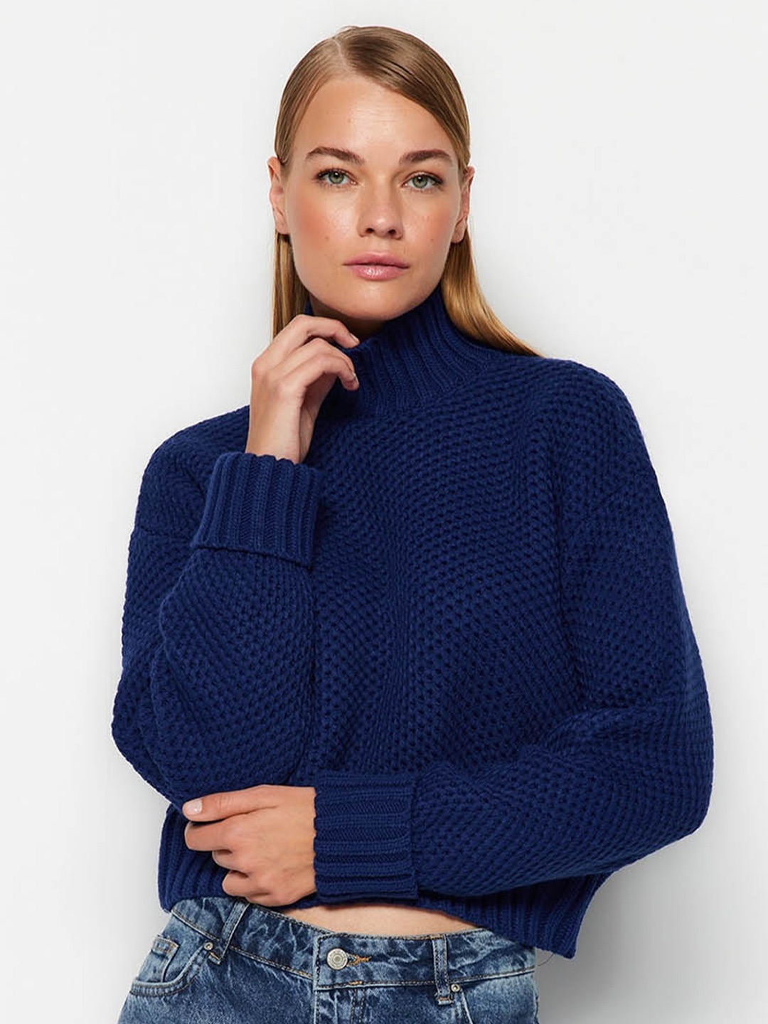 

Trendyol Women Navy Blue Cropped Pullover Sweater