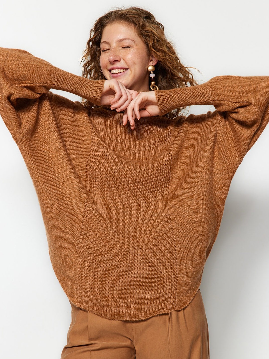 

Trendyol Turtle Neck Long Sleeves Pullover, Camel brown