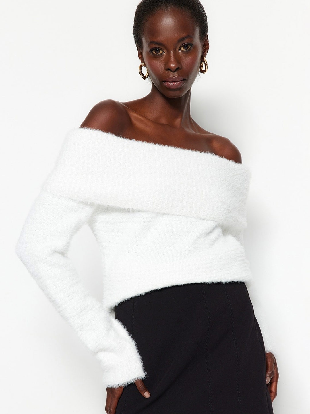 

Trendyol Off Shoulder Long Sleeves Pullover, White