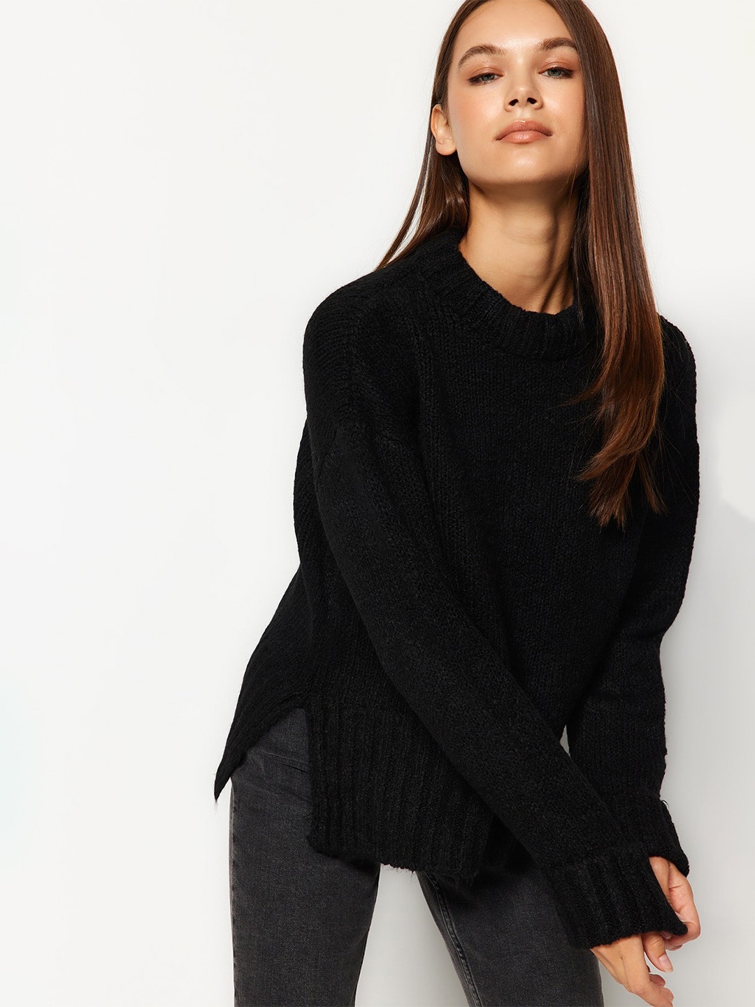 

Trendyol Round Neck Long Sleeves Pullover, Black