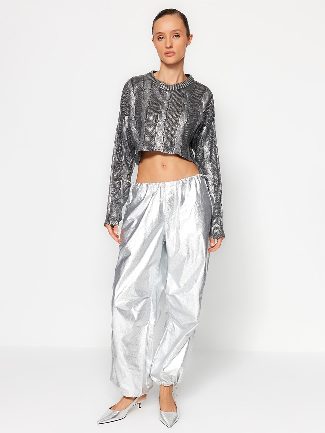 

Trendyol Cable Knit Self Design Ribbed Crop Acrylic Pullover, Grey