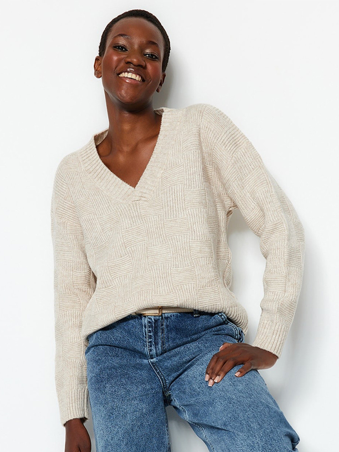 

Trendyol Self Design V-Neck Pullover, Off white