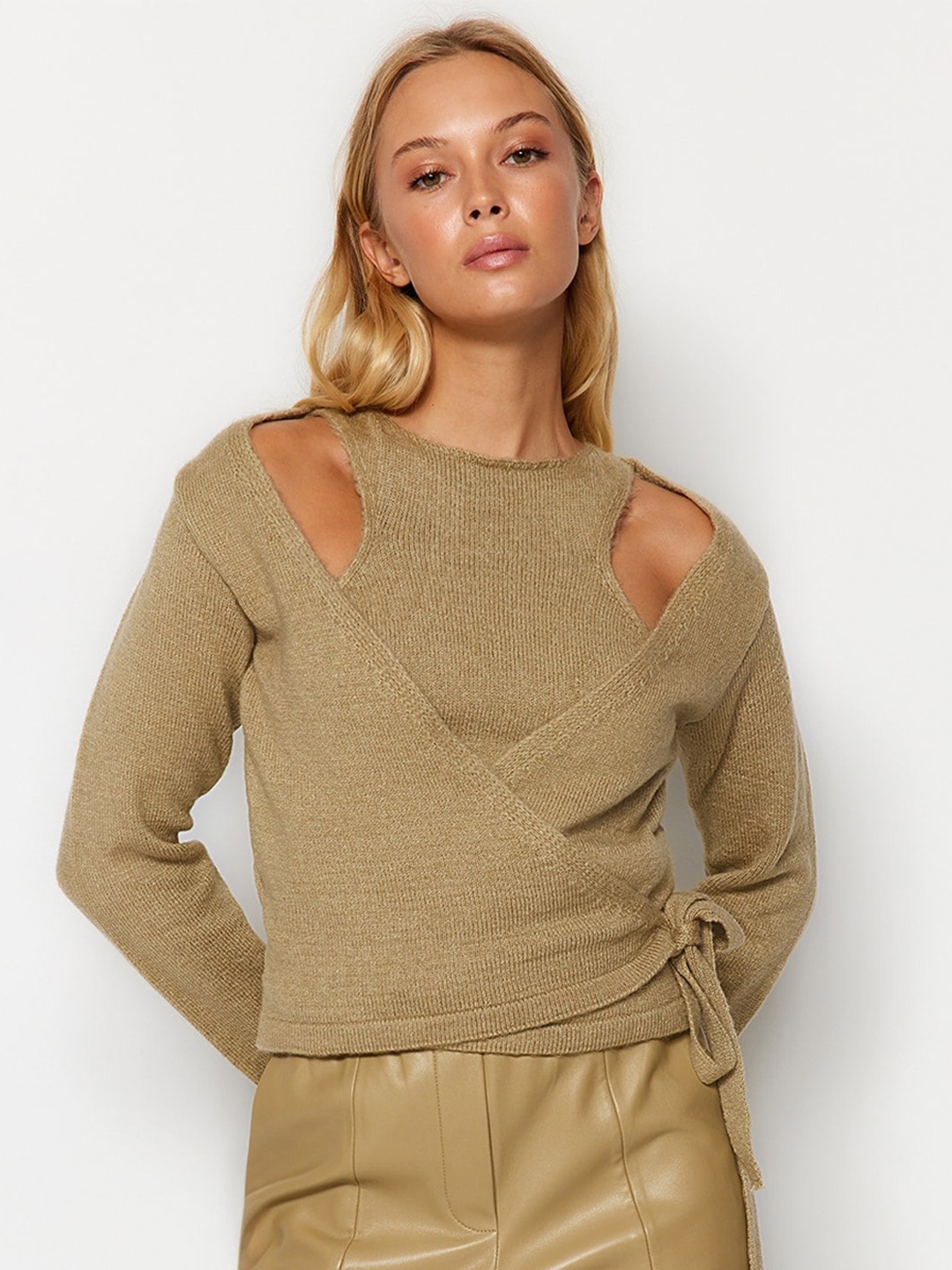 

Trendyol Round Neck Long Sleeves Pullover, Brown