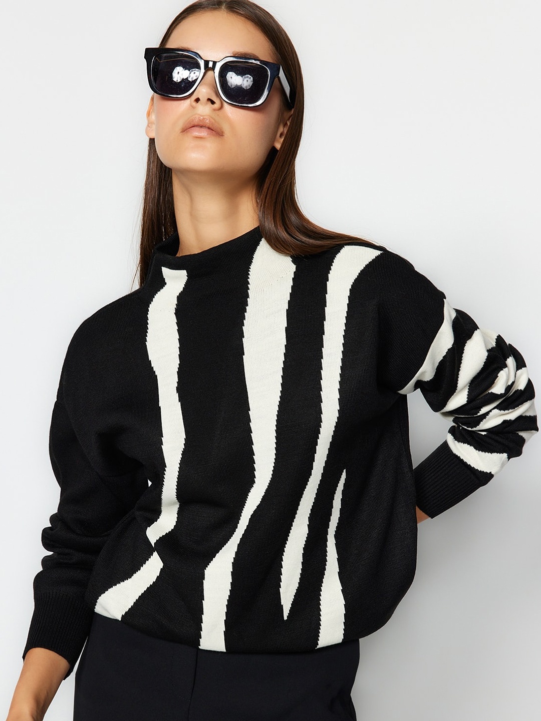 

Trendyol Striped Turtle Neck Pure Acrylic Pullover, Black