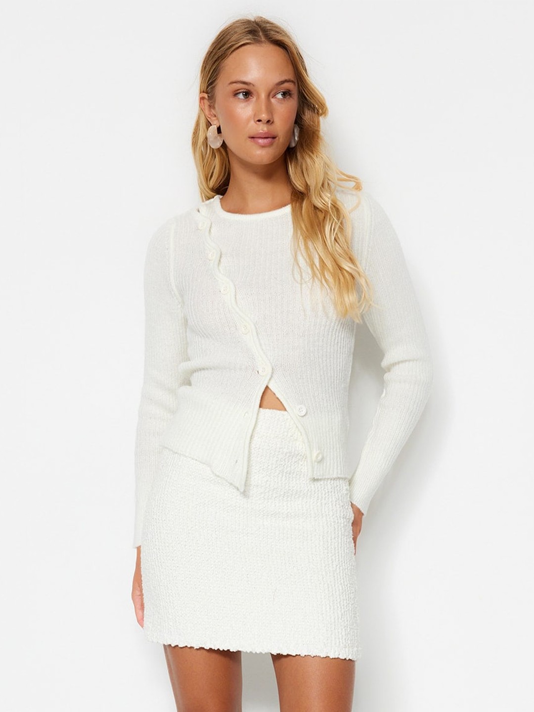 

Trendyol Ribbed Round Neck Pullover, White