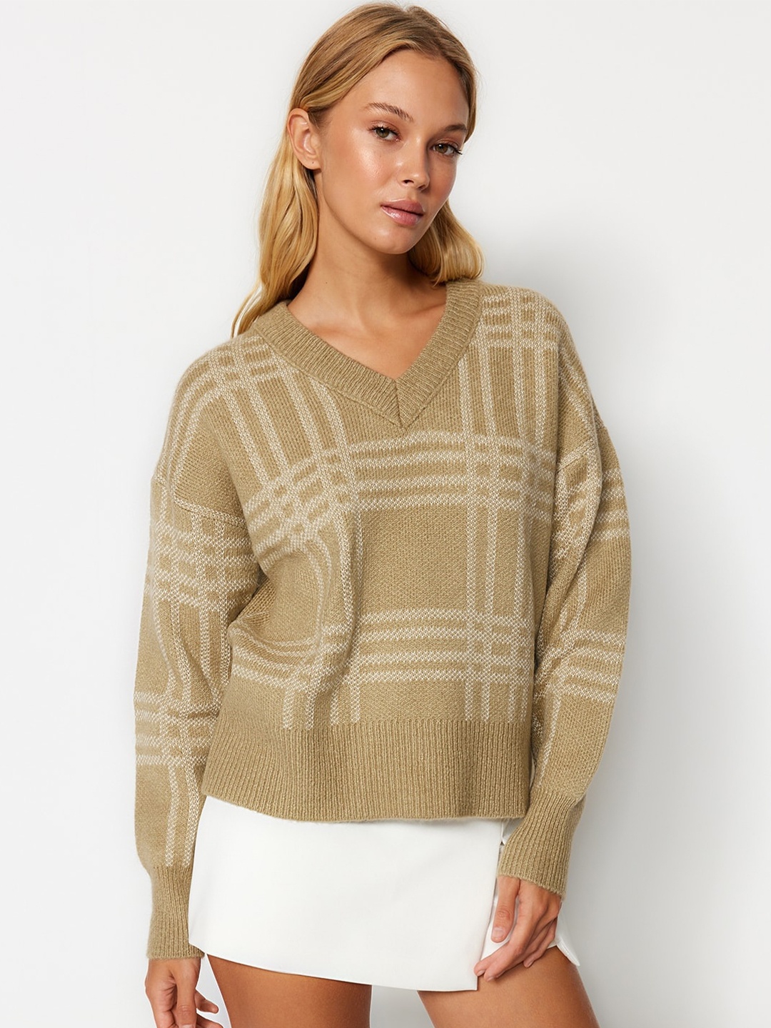 

Trendyol Checked Acrylic Pullover Sweaters, Beige