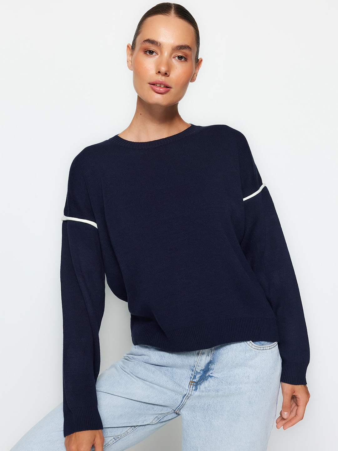 

Trendyol Round Neck Pullover Sweater, Blue