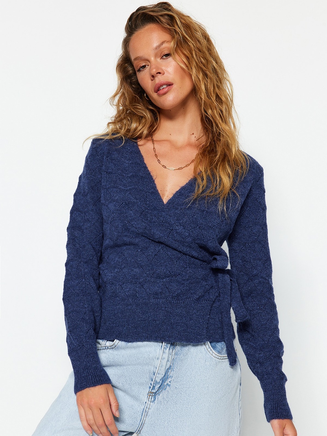 

Trendyol V-Neck Long Sleeves Pullover, Blue
