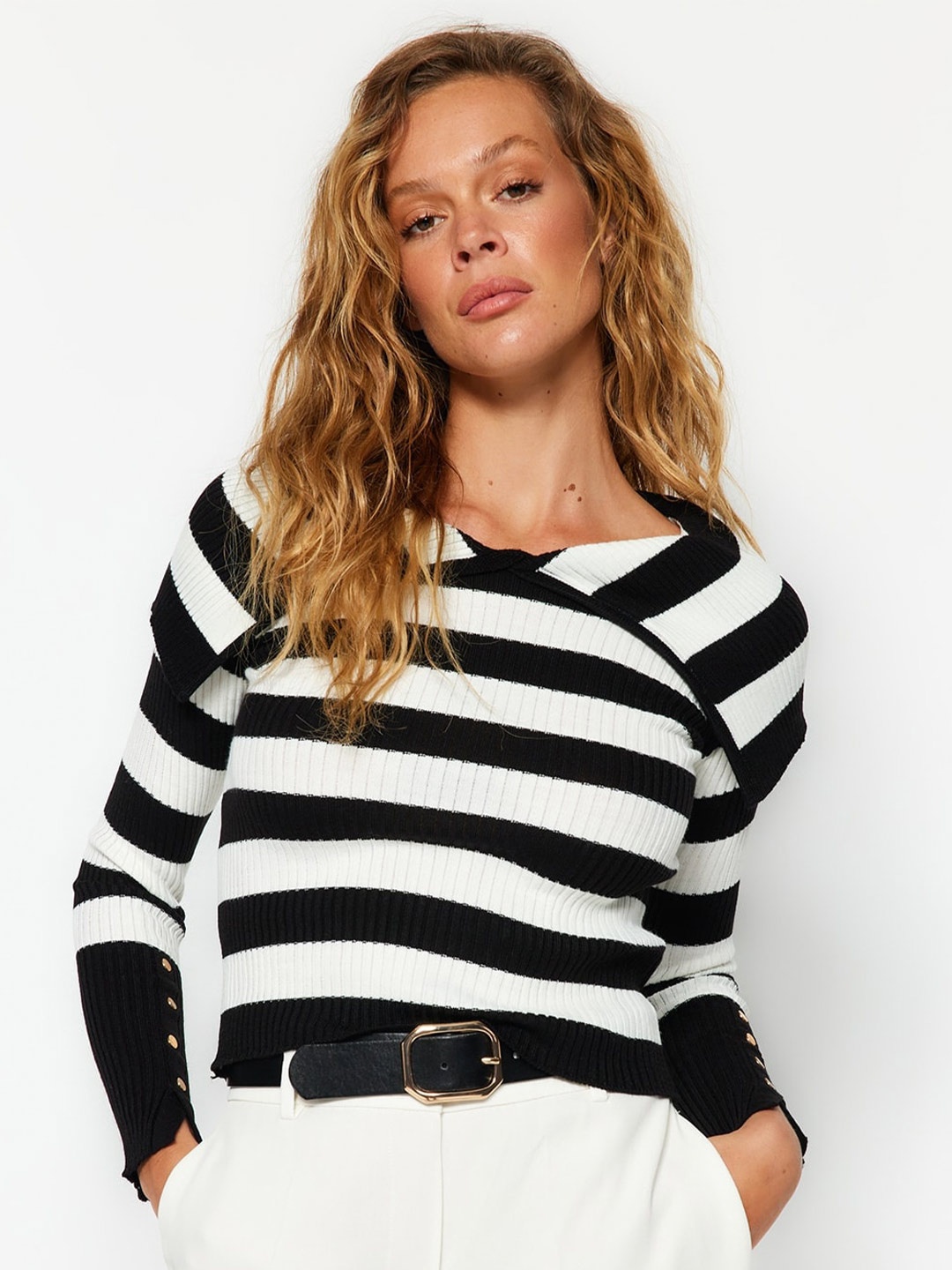 

Trendyol Striped Acrylic Crop Pullover Sweaters, Black