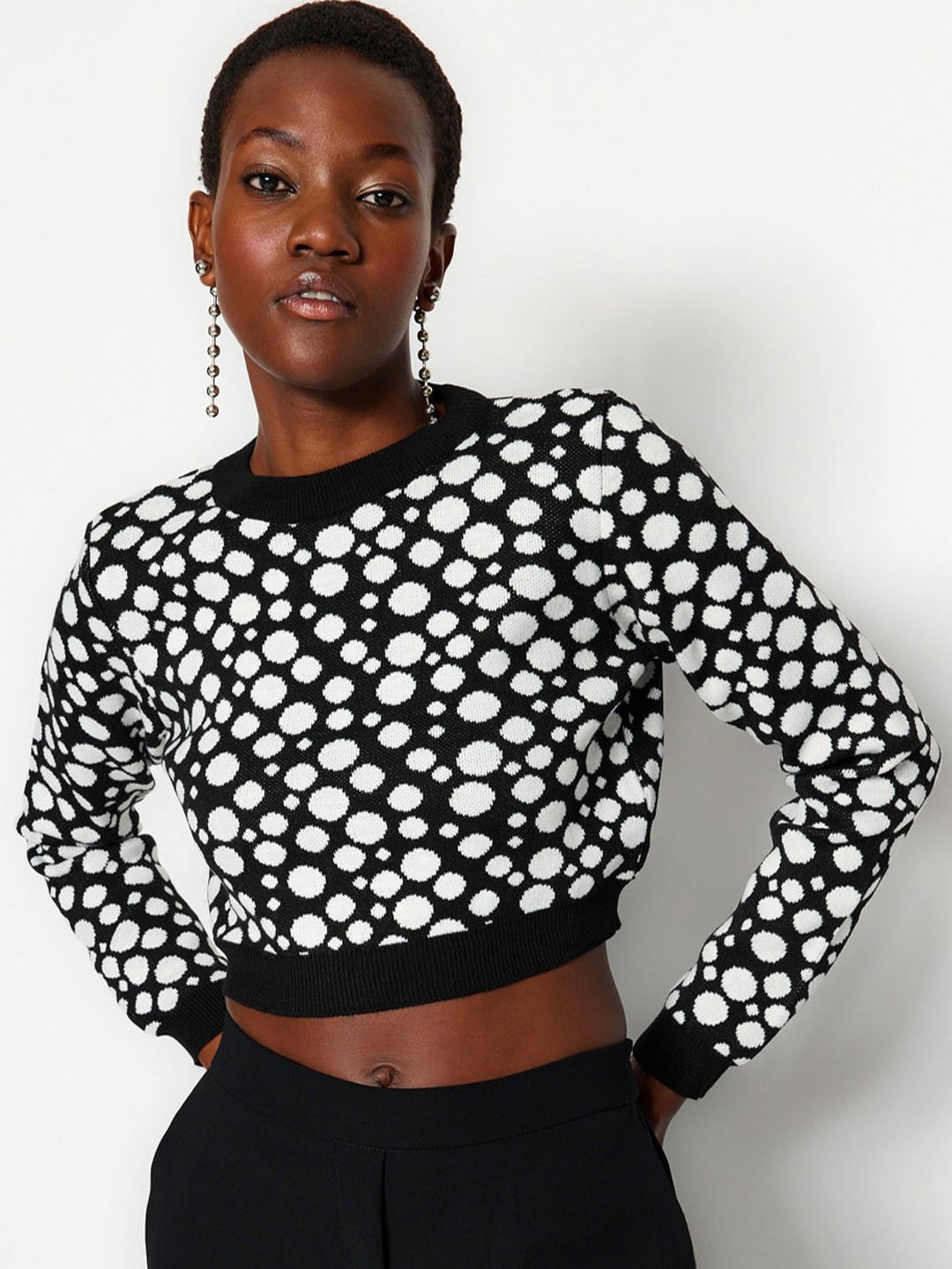 

Trendyol Geometric Printed Crop Acrylic Pullover Sweater, Black