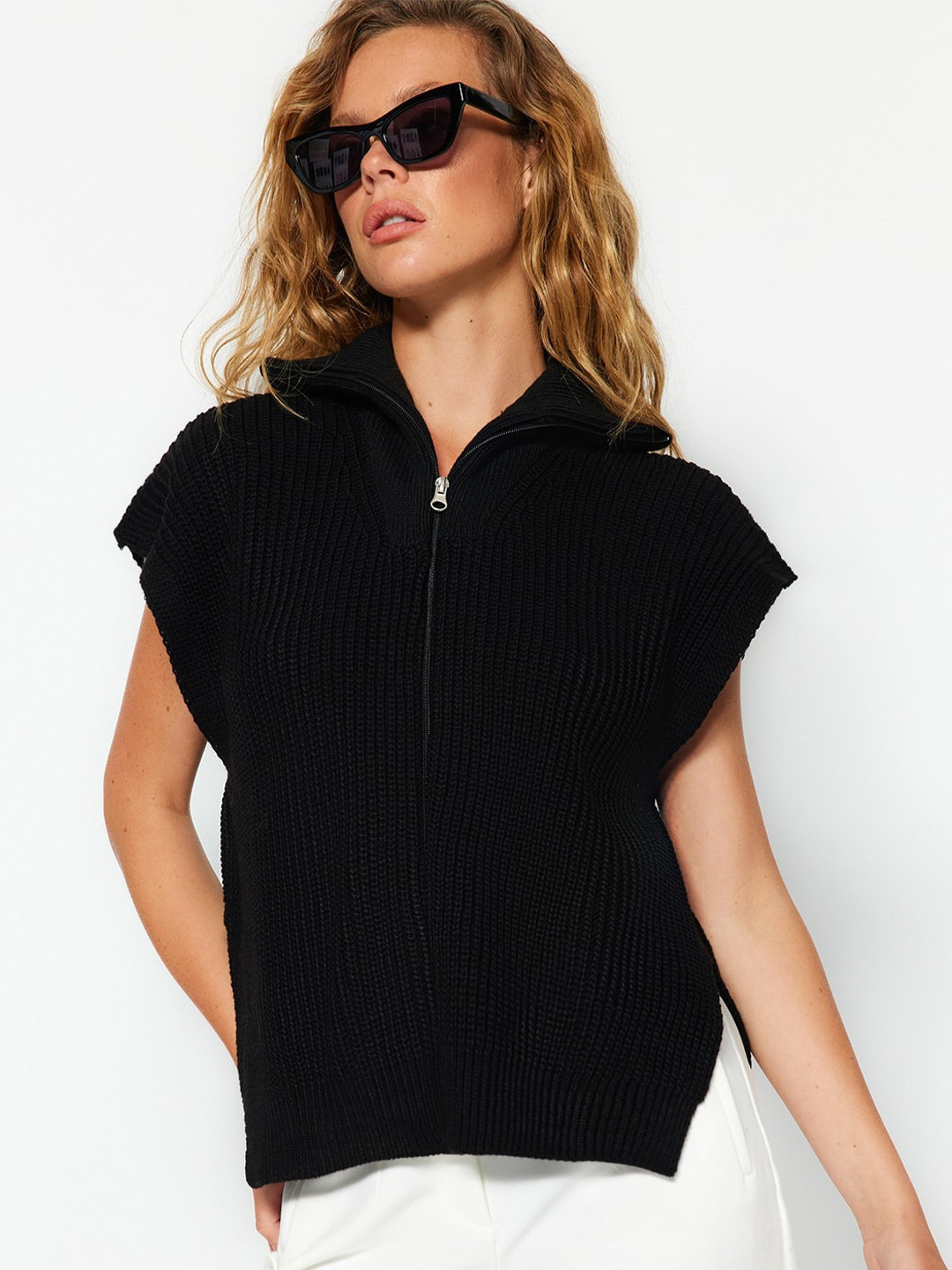 

Trendyol Cable Knit Ribbed Hooded Acrylic Front-Open Pullover, Black