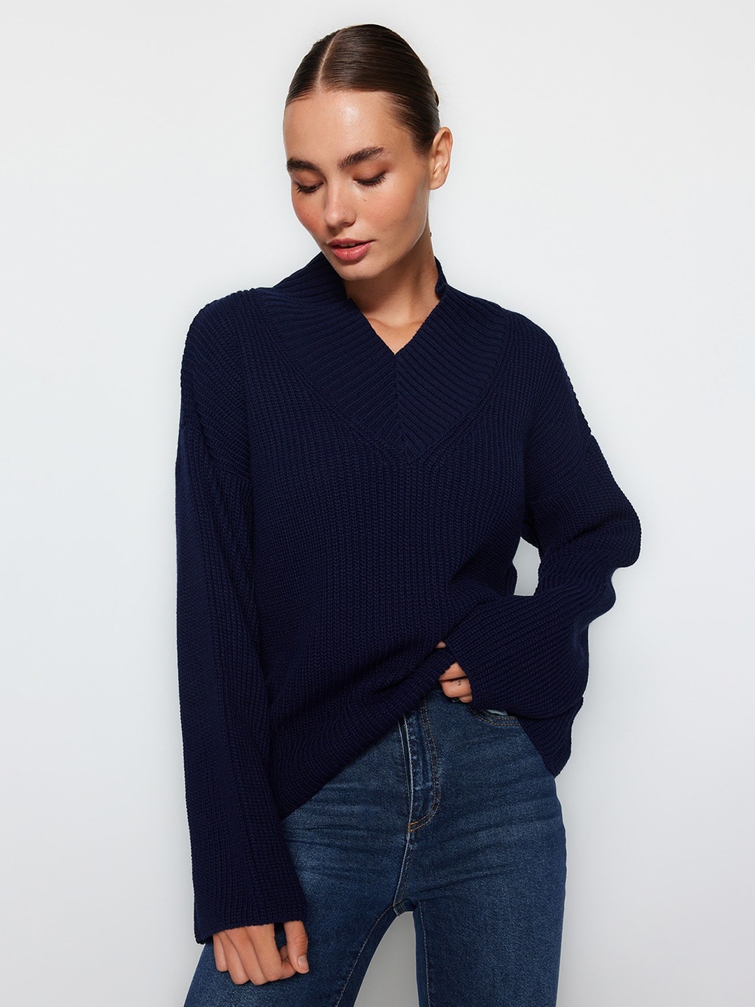 

Trendyol Long Sleeves V-Neck Acrylic Pullover, Navy blue