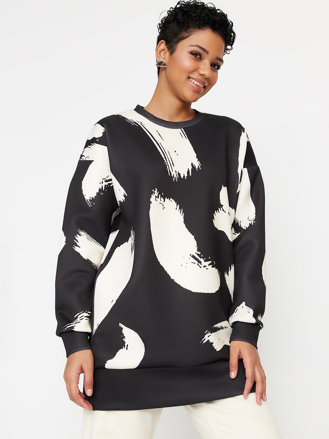 

Trendyol Abstract Printed Longline Sweatshirt, Black