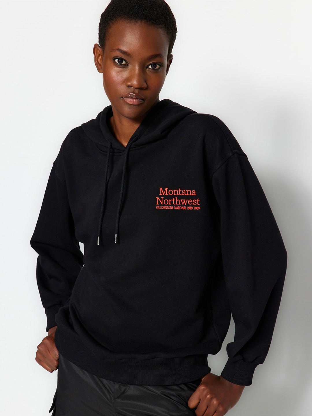 

Trendyol Hooded Pullover Sweatshirt, Black