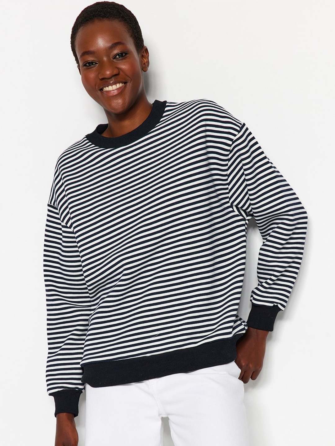 

Trendyol Striped Round Neck Sweatshirt, White