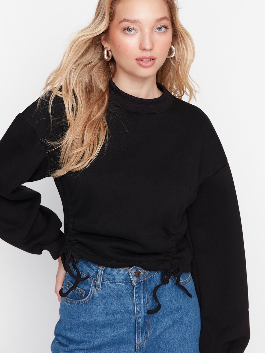 

Trendyol Pullover Crop Sweatshirt, Black