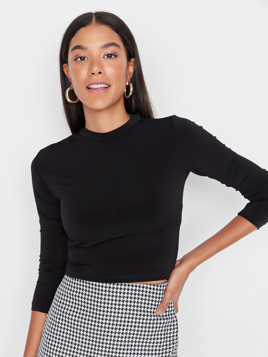 

Trendyol Round Neck Crop Top, Black