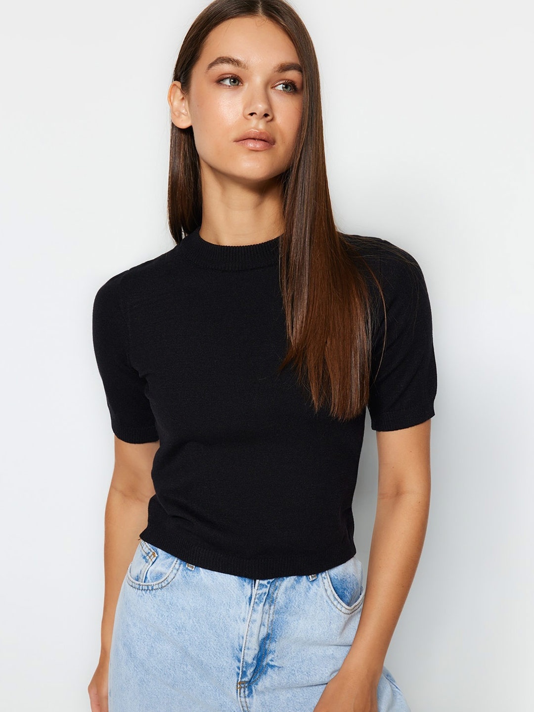 

Trendyol Round Neck Regular Top, Black