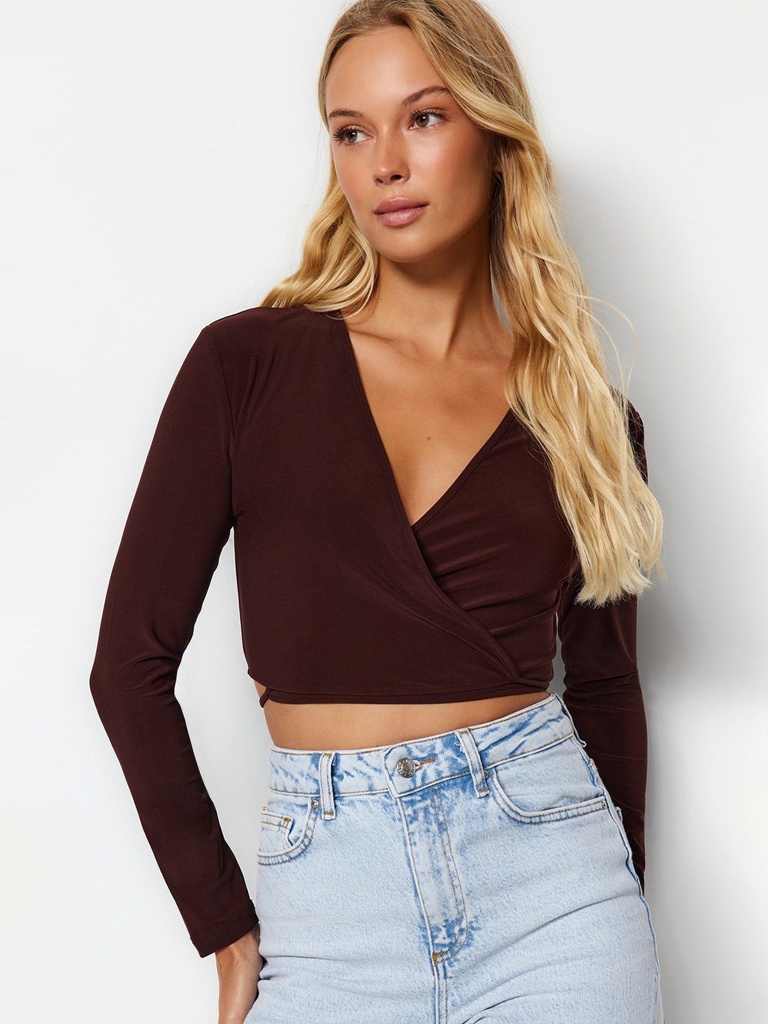 

Trendyol V-Neck Crop Top, Brown