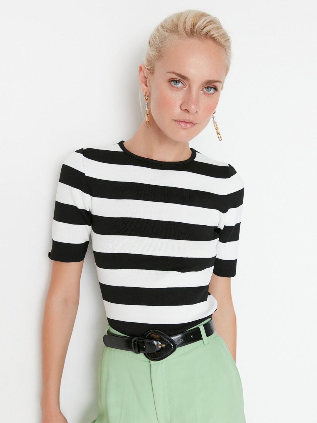 

Trendyol Striped Round Neck Regular Top, Black