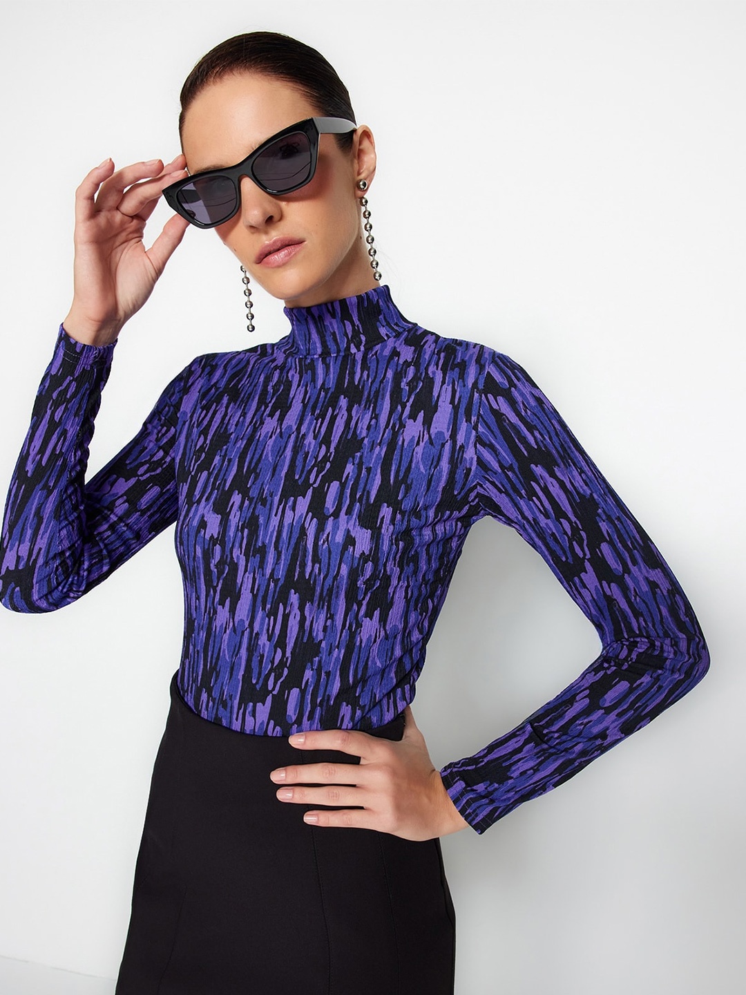 

Trendyol Abstract Printed High Neck Regular Top, Black
