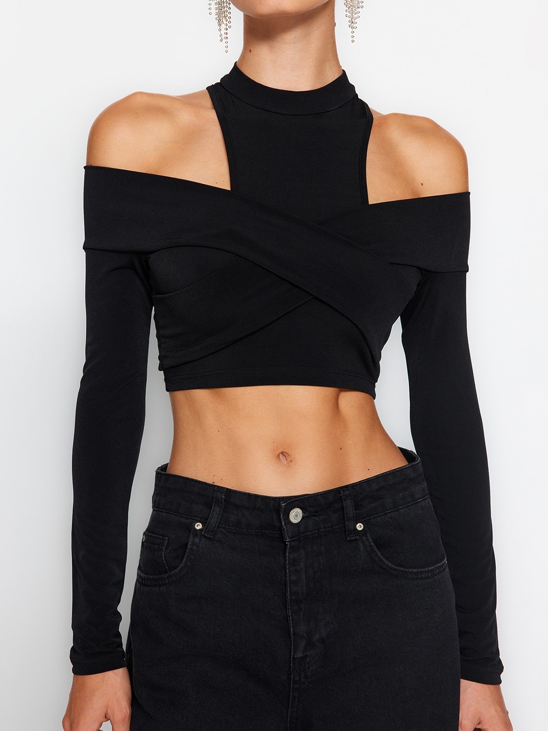 

Trendyol High Neck Cold-Shoulder Sleeves Fitted Crop Top, Black