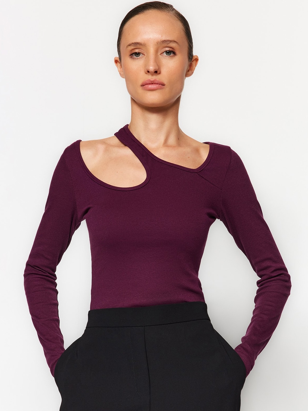 

Trendyol Cut Out Fitted Top, Maroon