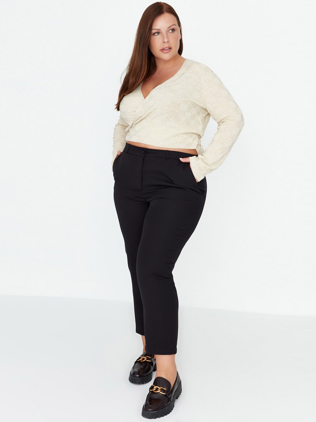 

Trendyol Women Mid-Rise Regular Trousers, Black