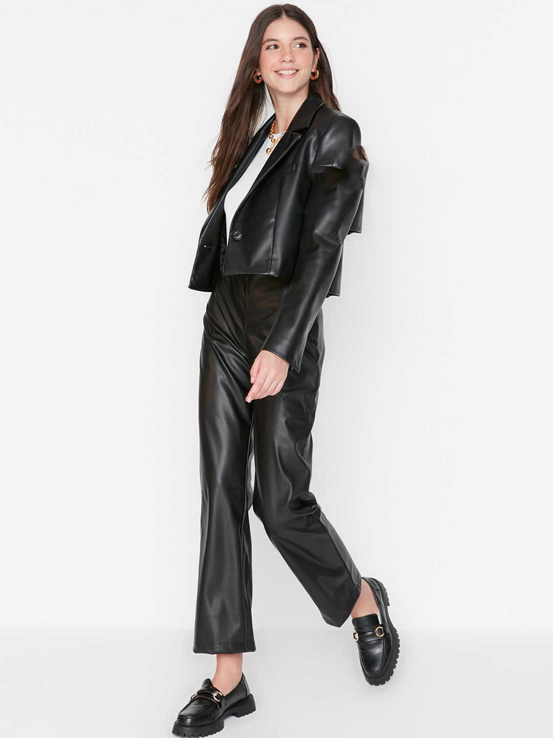 

Trendyol Women Mid-Rise Bootcut Trousers, Black