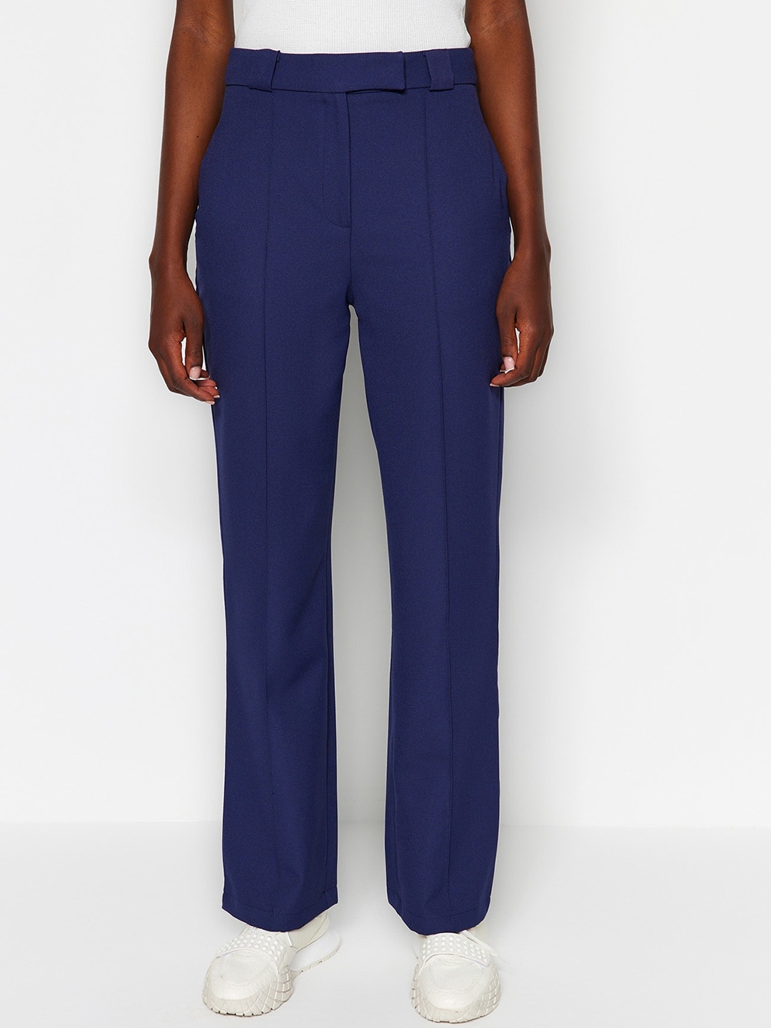 

Trendyol Women Mid-Rise Trousers, Navy blue