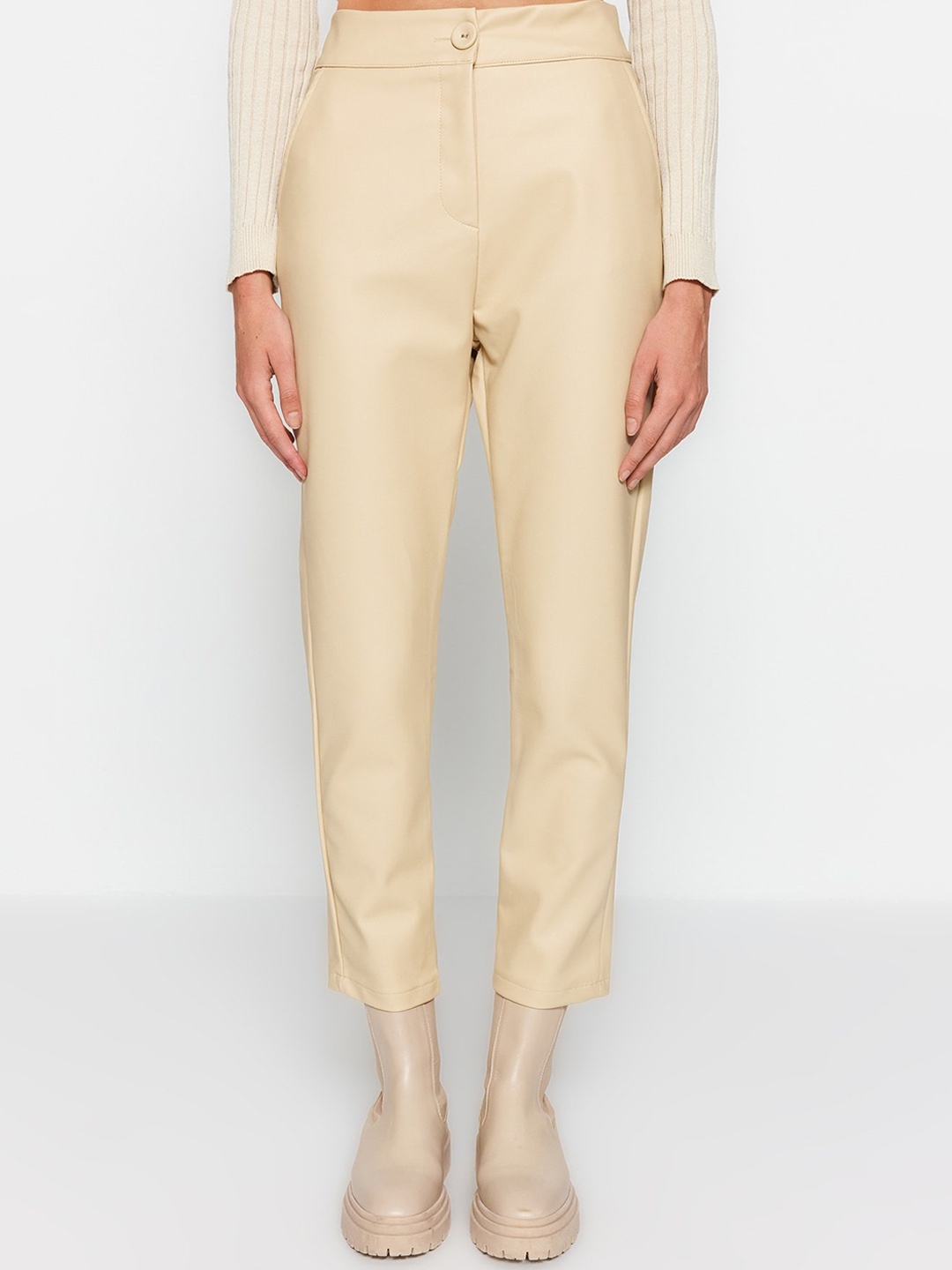 

Trendyol Women Mid Rise Plain Cropped Trousers, Beige