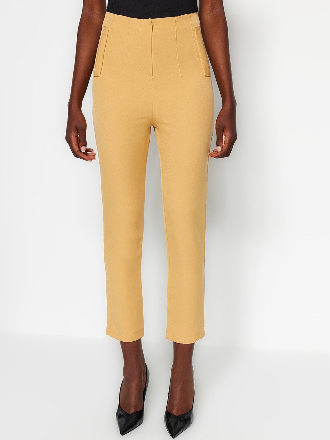 

Trendyol Women Mid Rise Plain Trousers, Beige