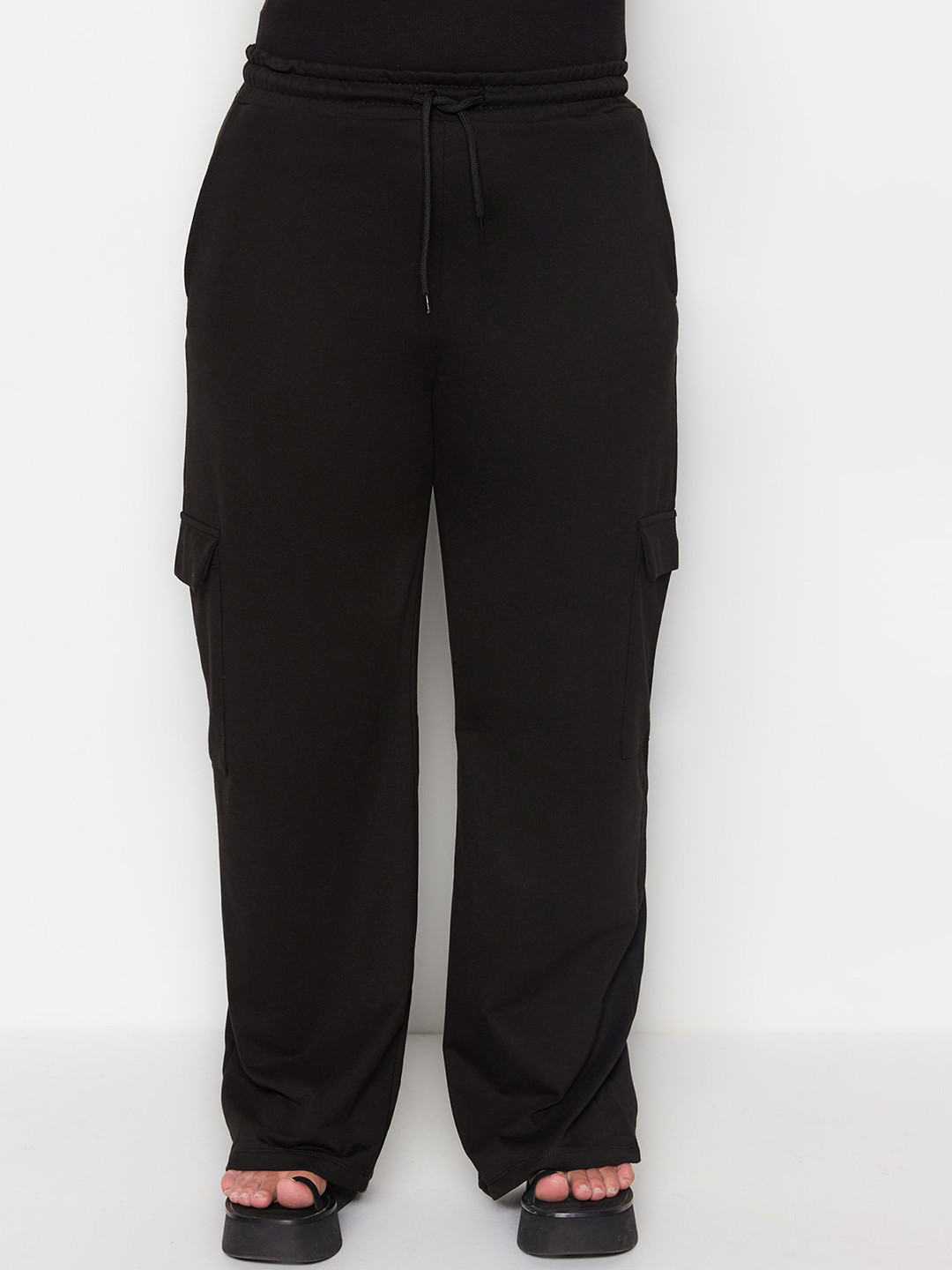 

Trendyol Women Trousers, Na