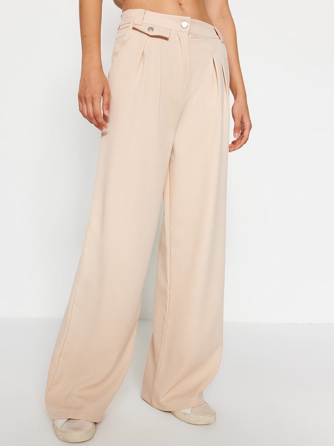 

Trendyol Women Mid Rise Plain Pleated Parallel Trousers, Beige