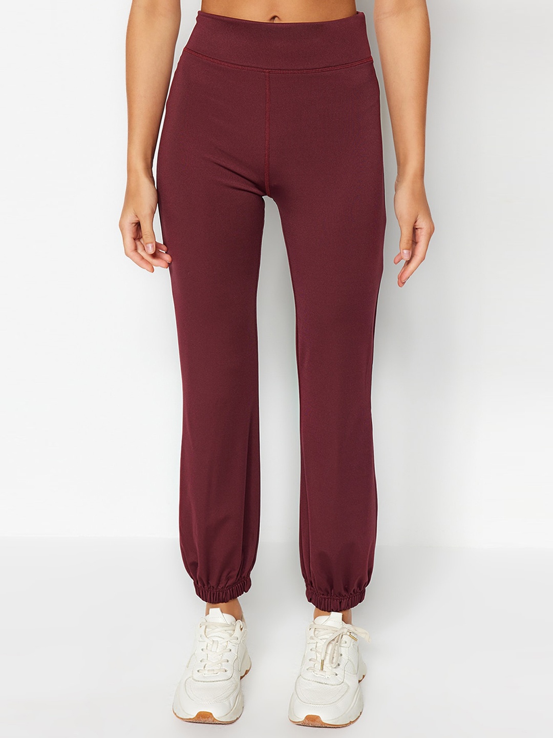 

Trendyol Women Mid Rise Joggers, Burgundy