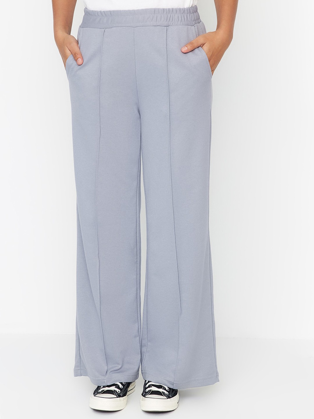 

Trendyol Women Trousers, Na